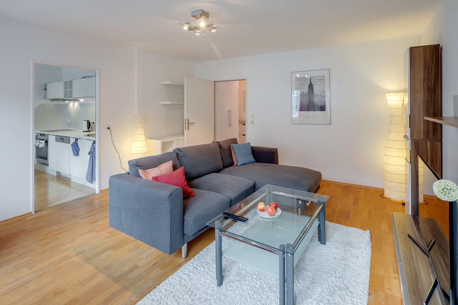 Light-flooded 2-room apartment for rent - Foto 1