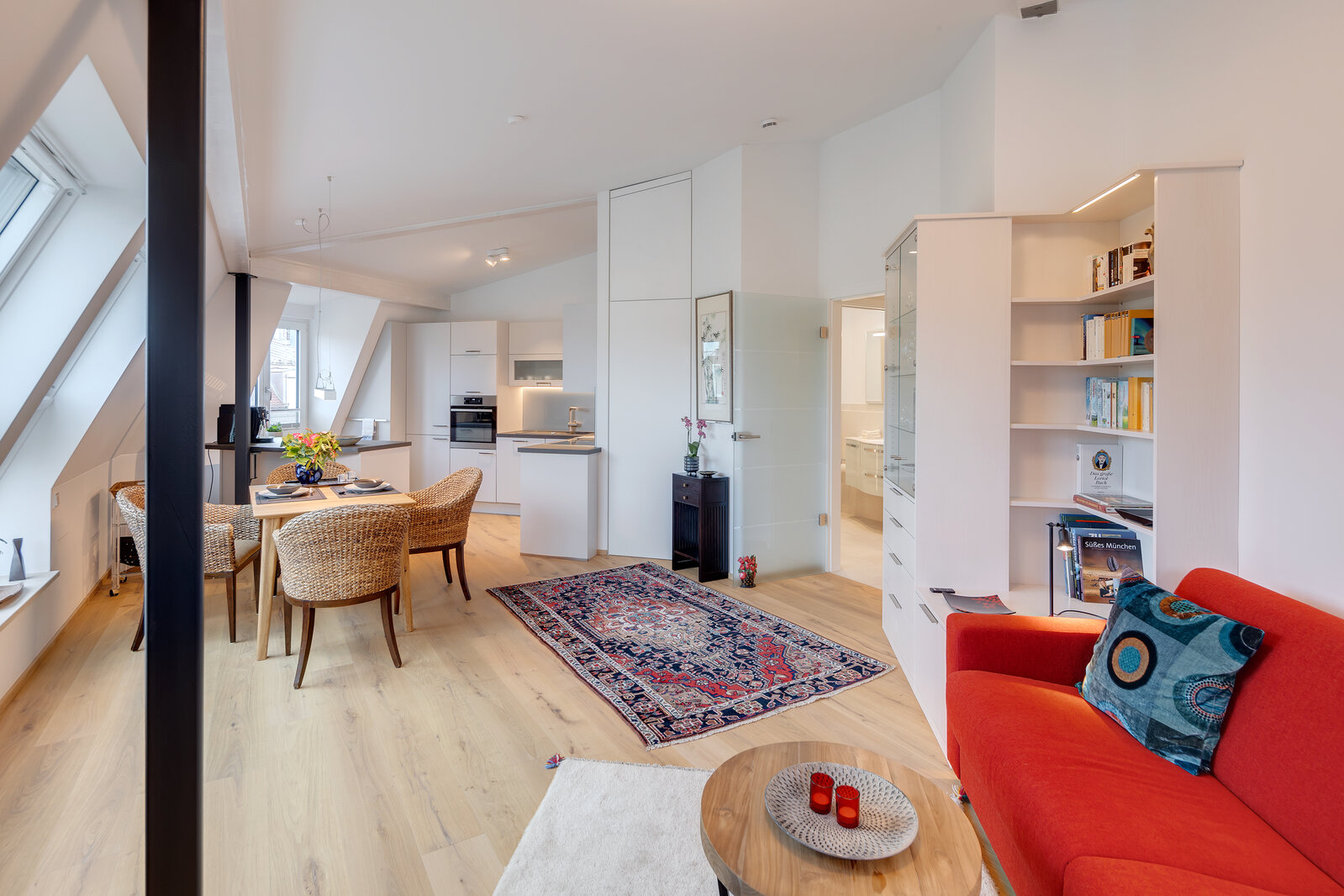 High-quality attic apartment in good location - Foto 1