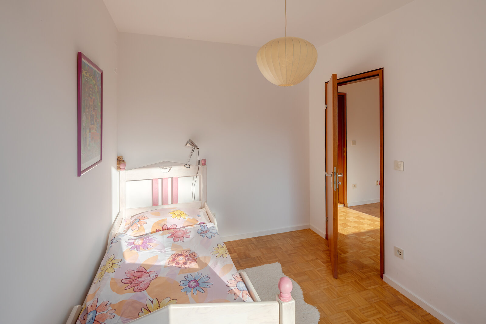 Bright, stylish corner townhouse - Photo 4