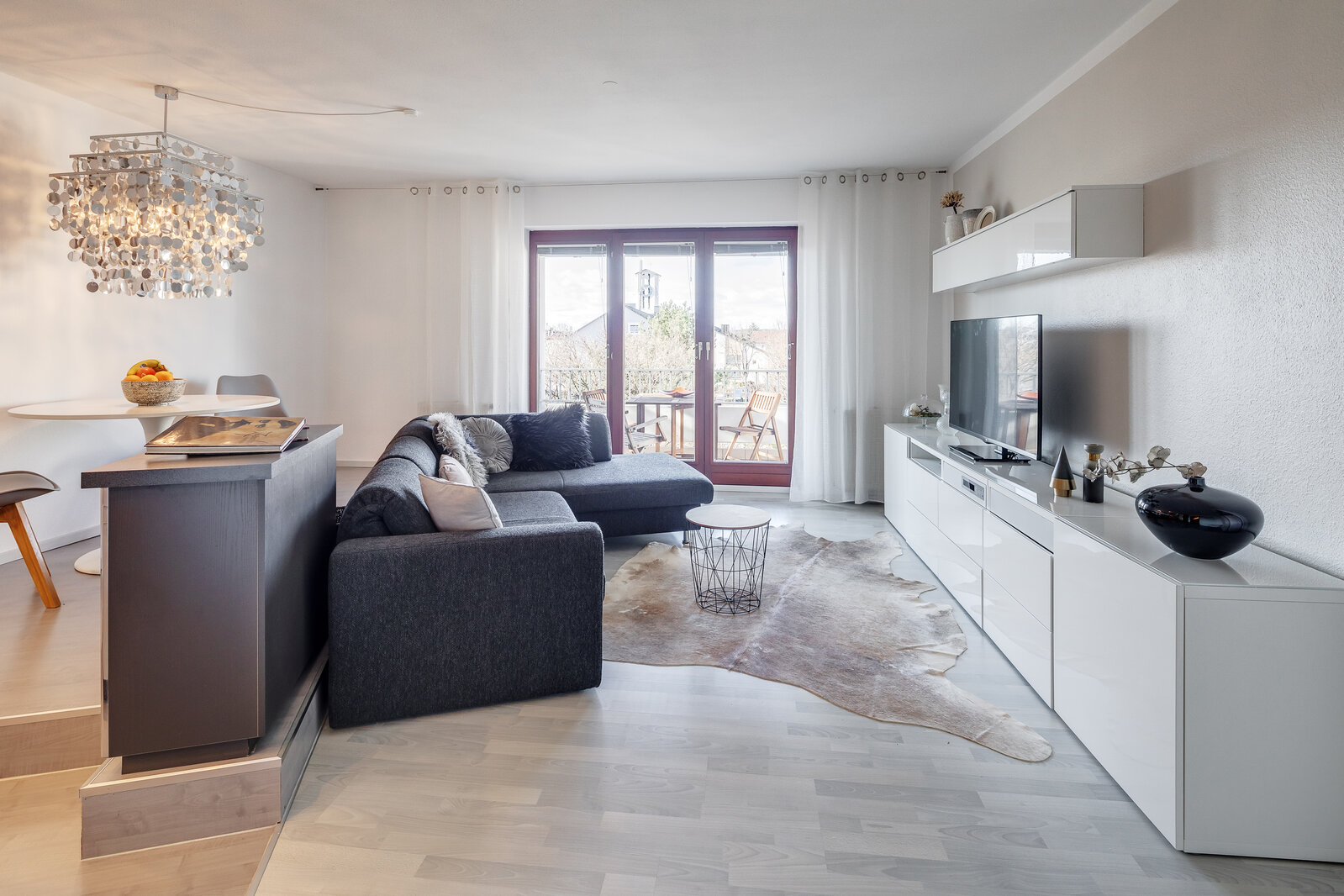 Modern, furnished apartment with balcony for rent - Foto 2