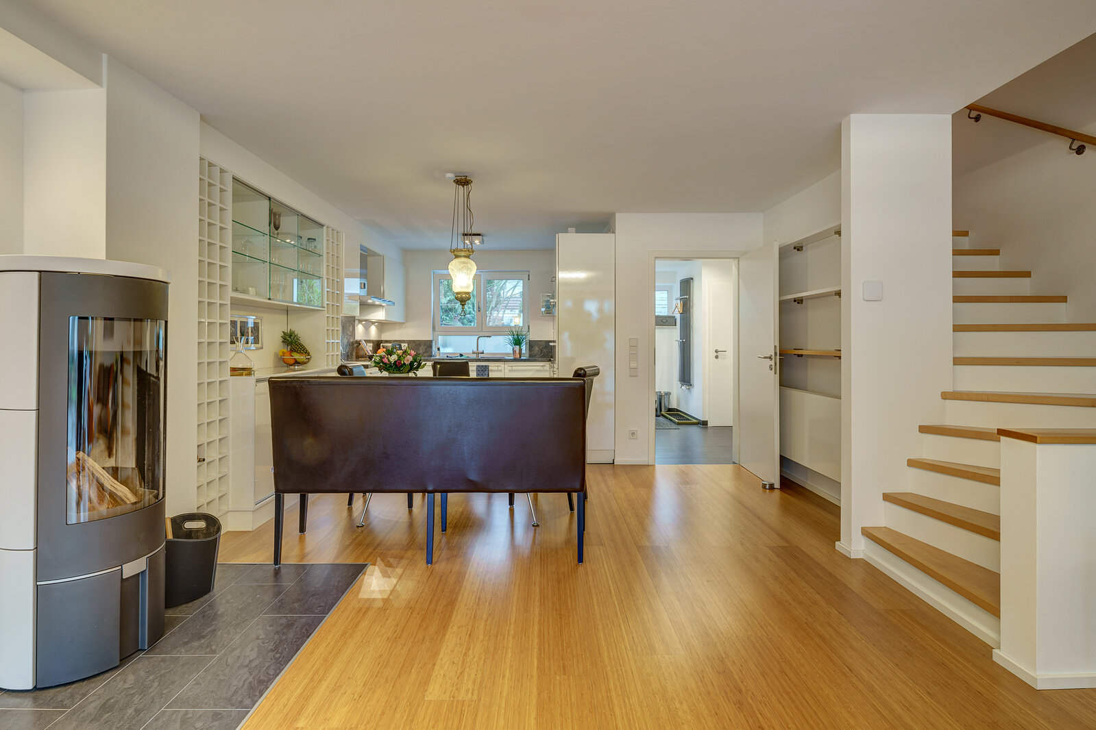 Modernized townhouse with large study - Photo 5