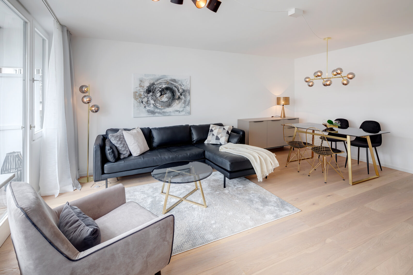 Bright 2-room apartment with lage west-facing balcony - Photo 5