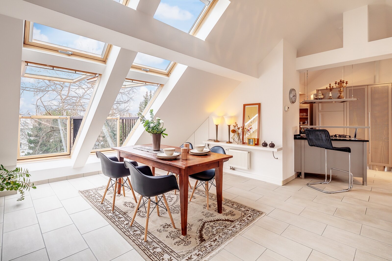 High quality furnished attic apartment for rent - Photo 5