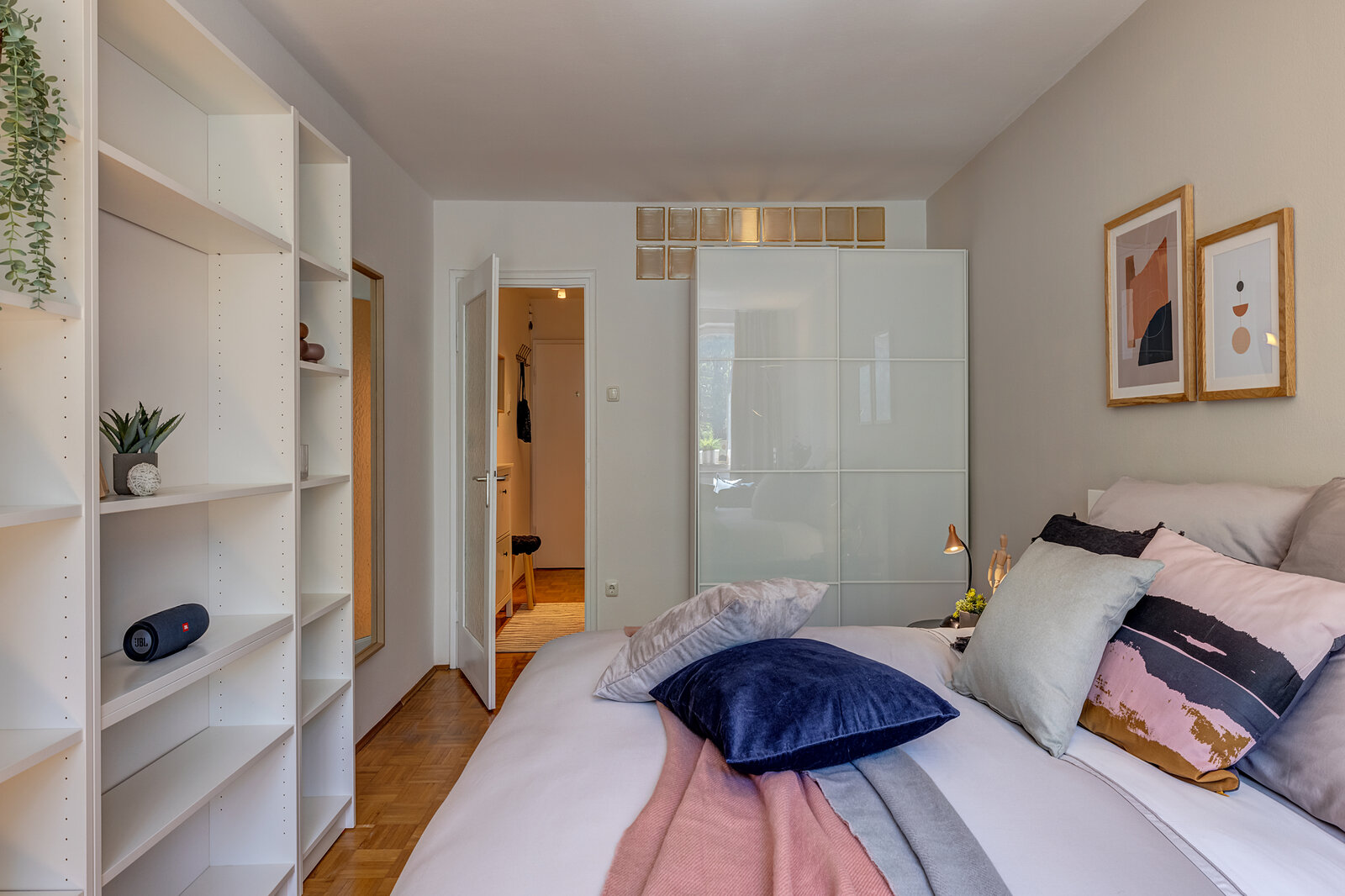 Nicely furnished apartment in Schwabing-West - Photo 2