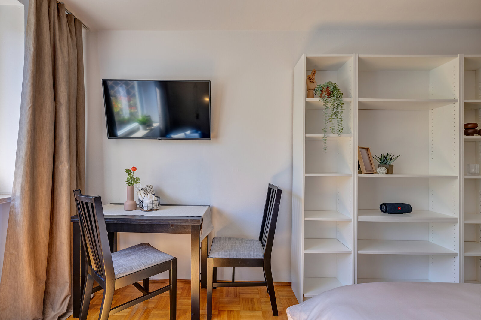 Nicely furnished apartment in Schwabing-West - Photo 1