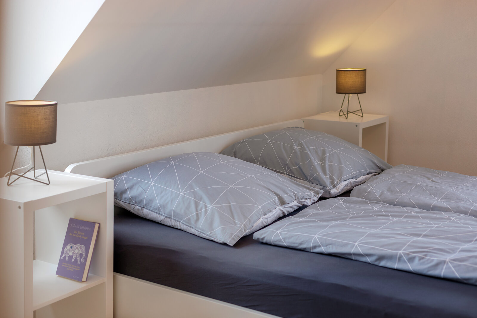 Bright attic apartment for rent in Lerchenau - Photo 5