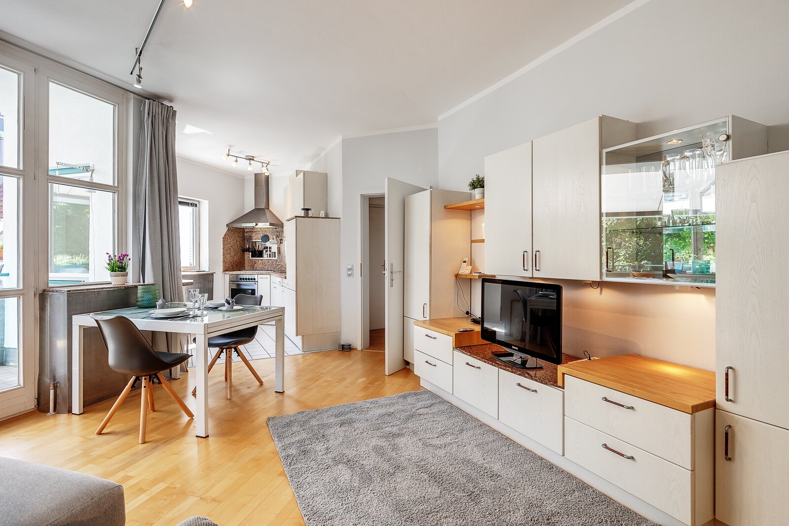 Attic apartment for rent in Maxvorstadt - Photo 2