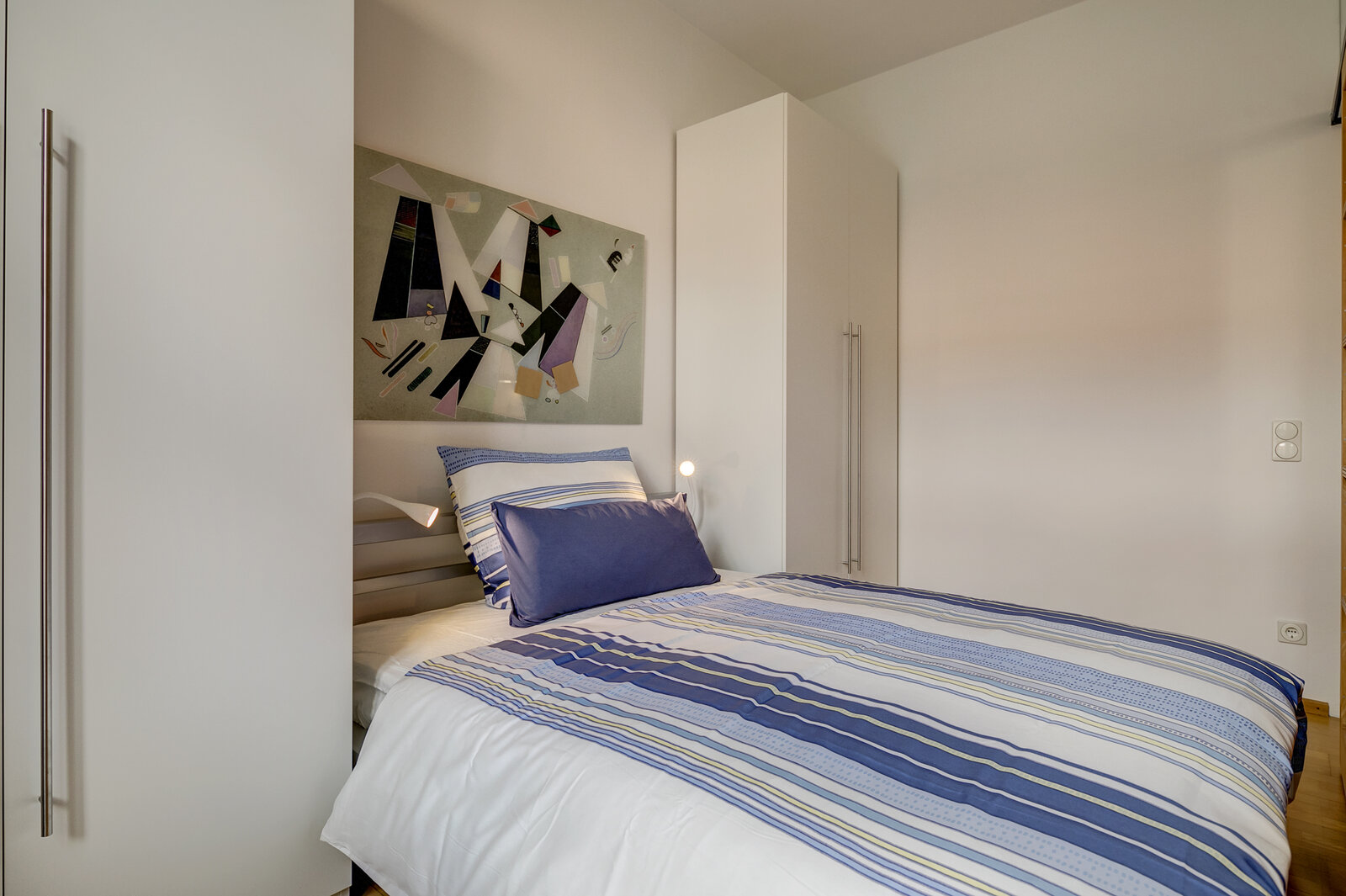 Prime location in Schwabing: quiet 1.5-room period apartment with balcony - Photo 4