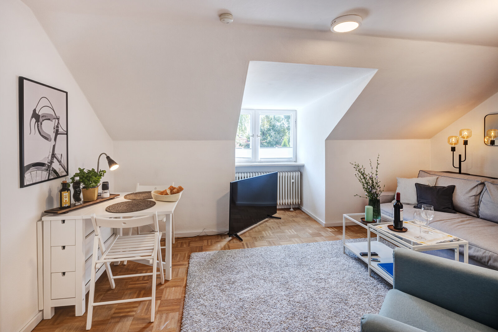 First occupancy - newly furnished 2-room apartment - Photo 2