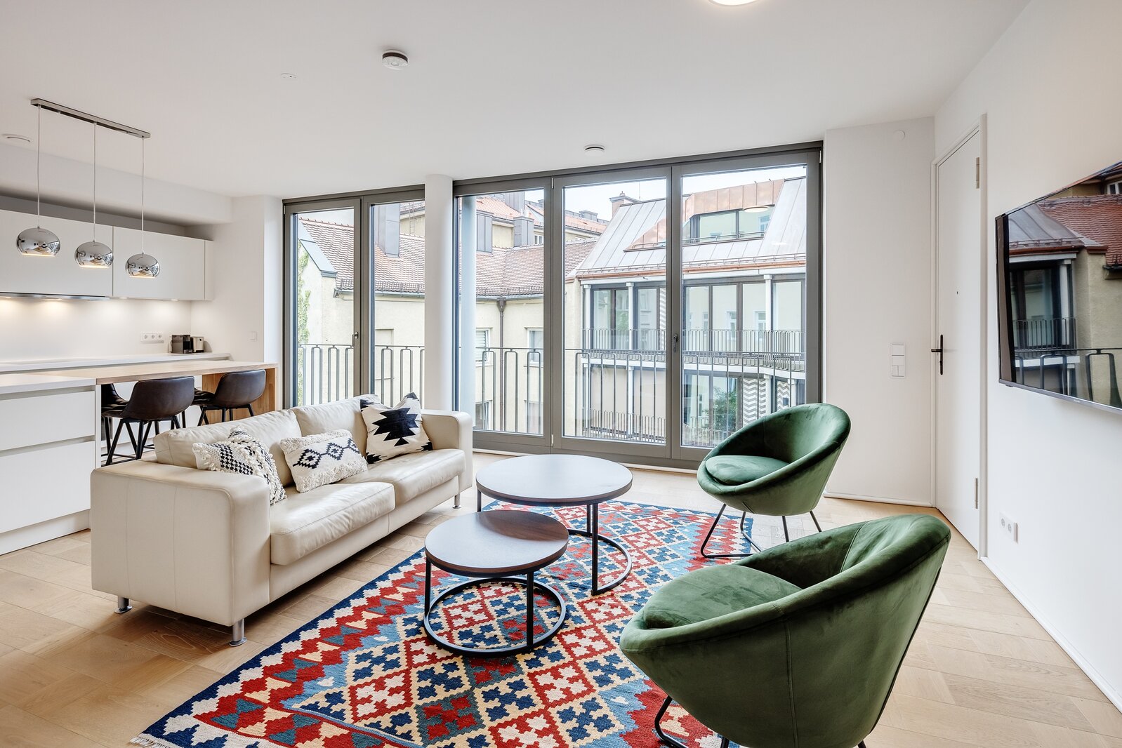 Premium apartment in the Gärtnerplatz district - Photo 1