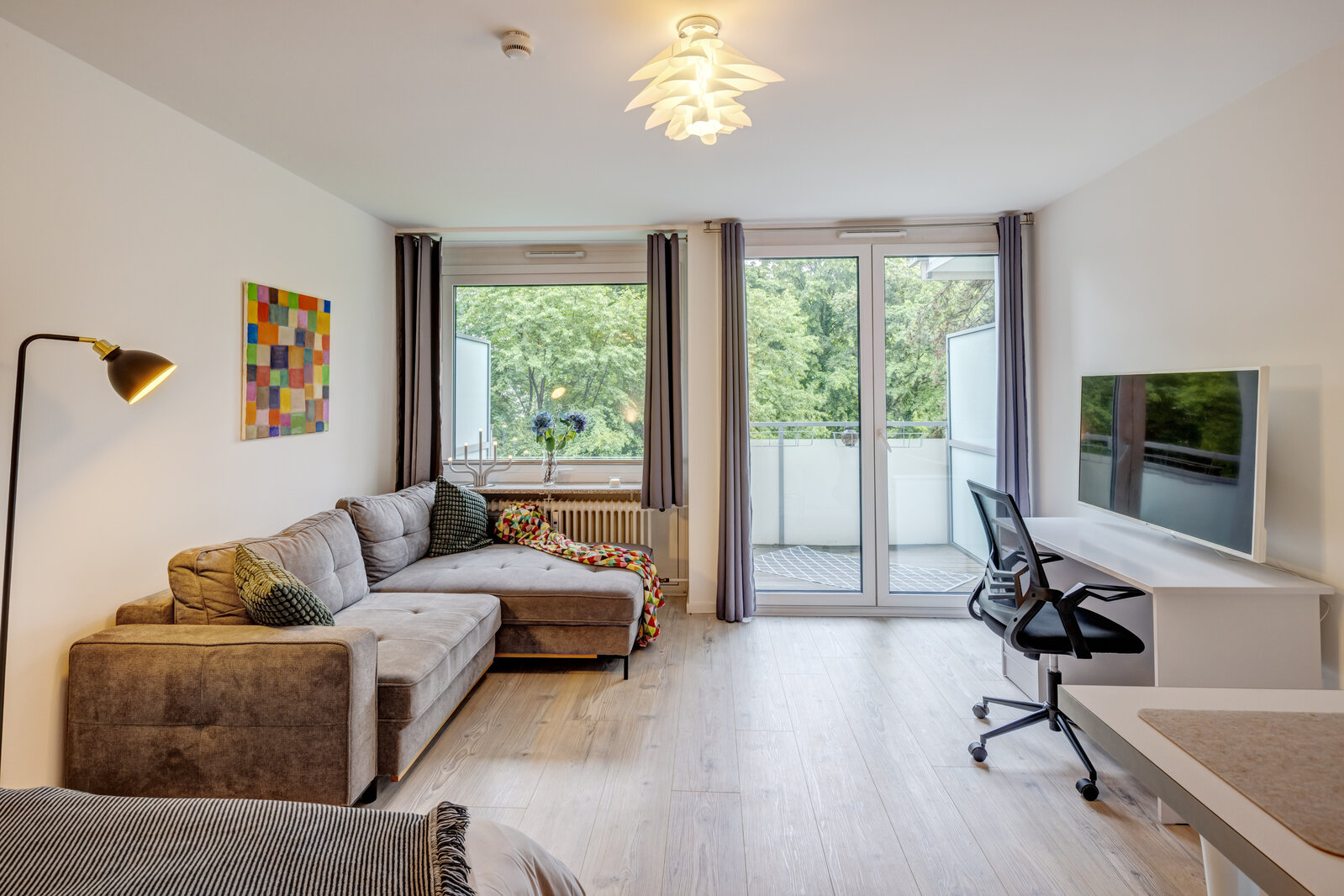 Sehr schönes Apartment im Arabellepark - Photo 1
