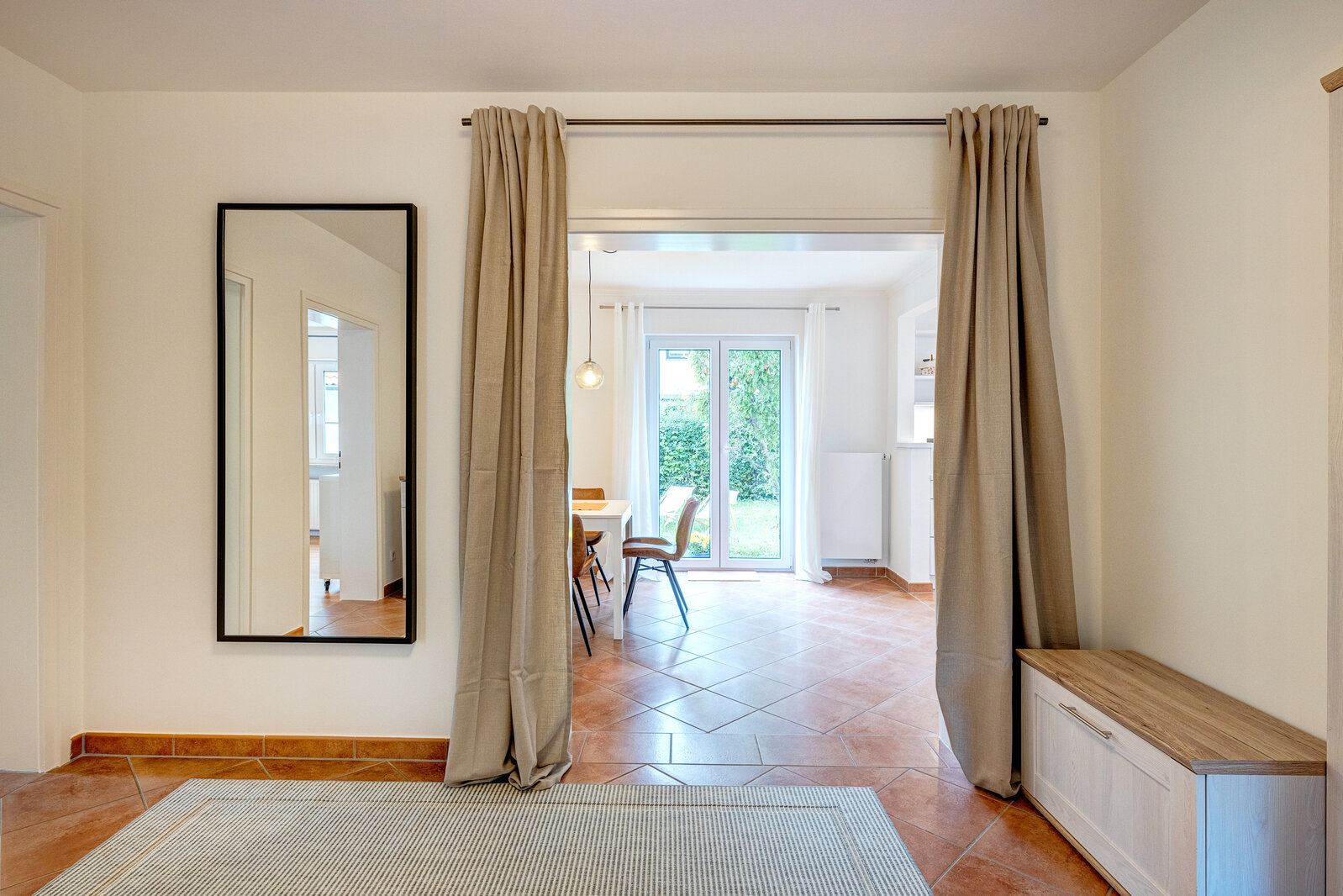 Beautiful apartment for rent with terrace and garden - Photo 3