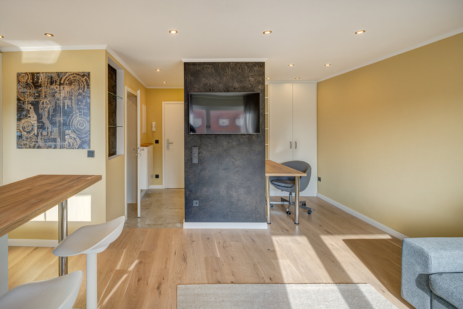 For rent: stylish and modern - Photo 2