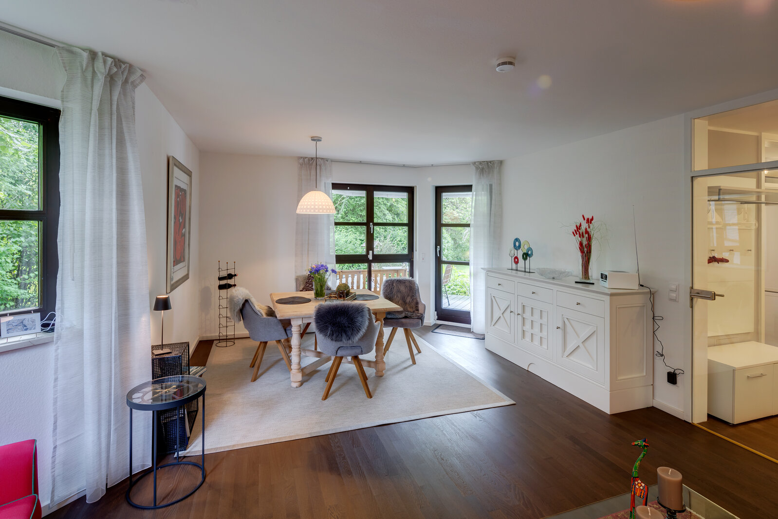 Lovely ground floor apartment with terrace for rent - Photo 2