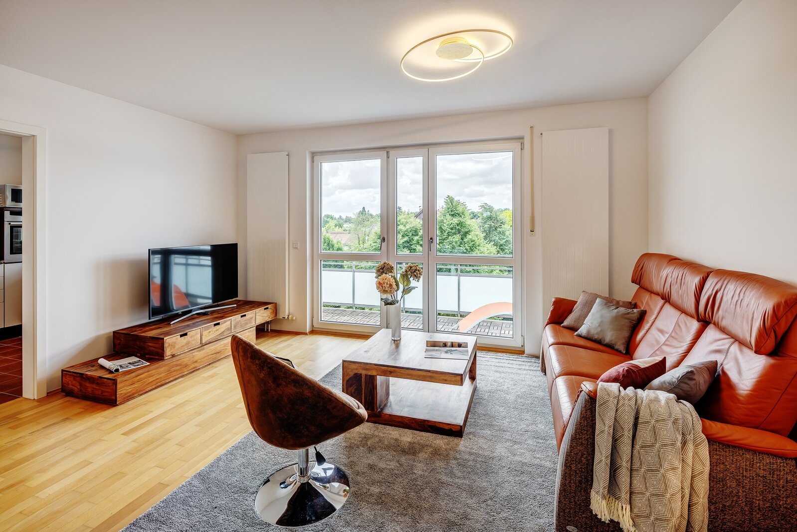Bright apartment with balcony and home office area - Foto 1
