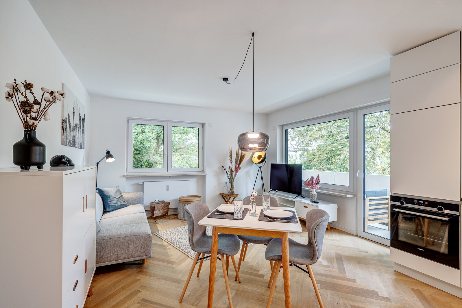 High-quality apartment in upscale residential area - Photo 2