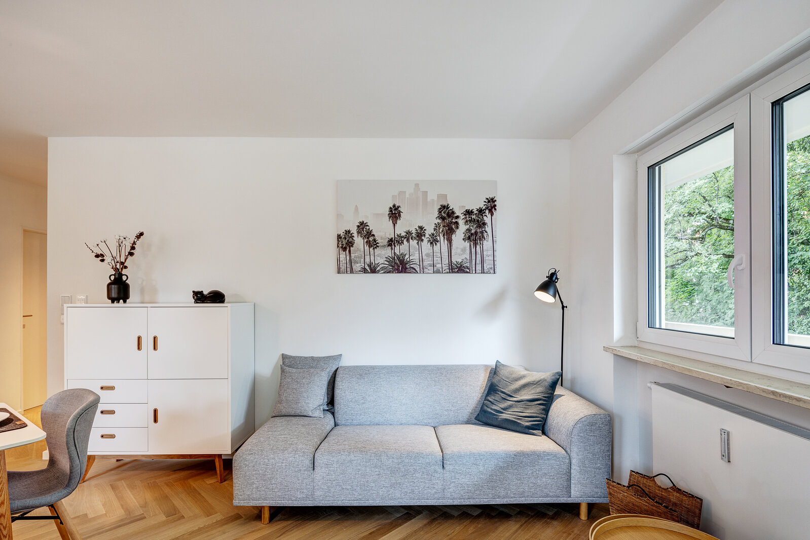 High-quality apartment in upscale residential area - Photo 1