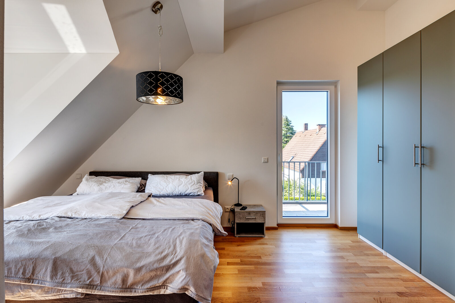 Beautifully furnished attic apartment in Trudering - Photo 5