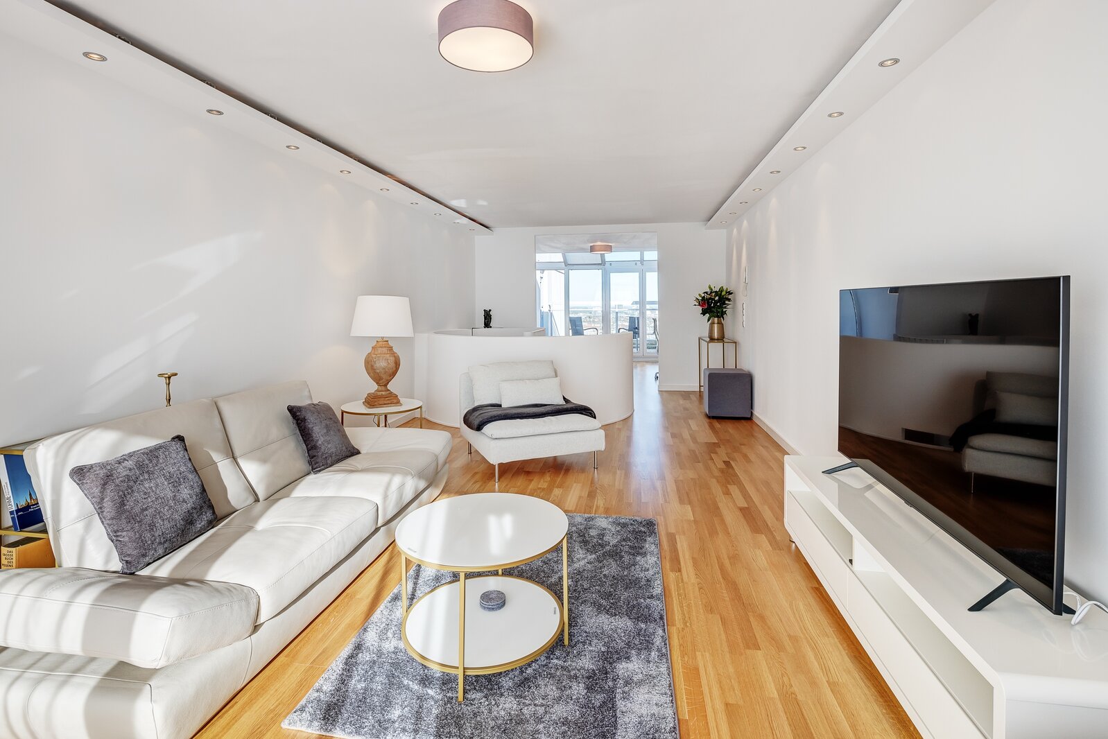 Charming and modern maisonette penthouse for rent - Photo 1