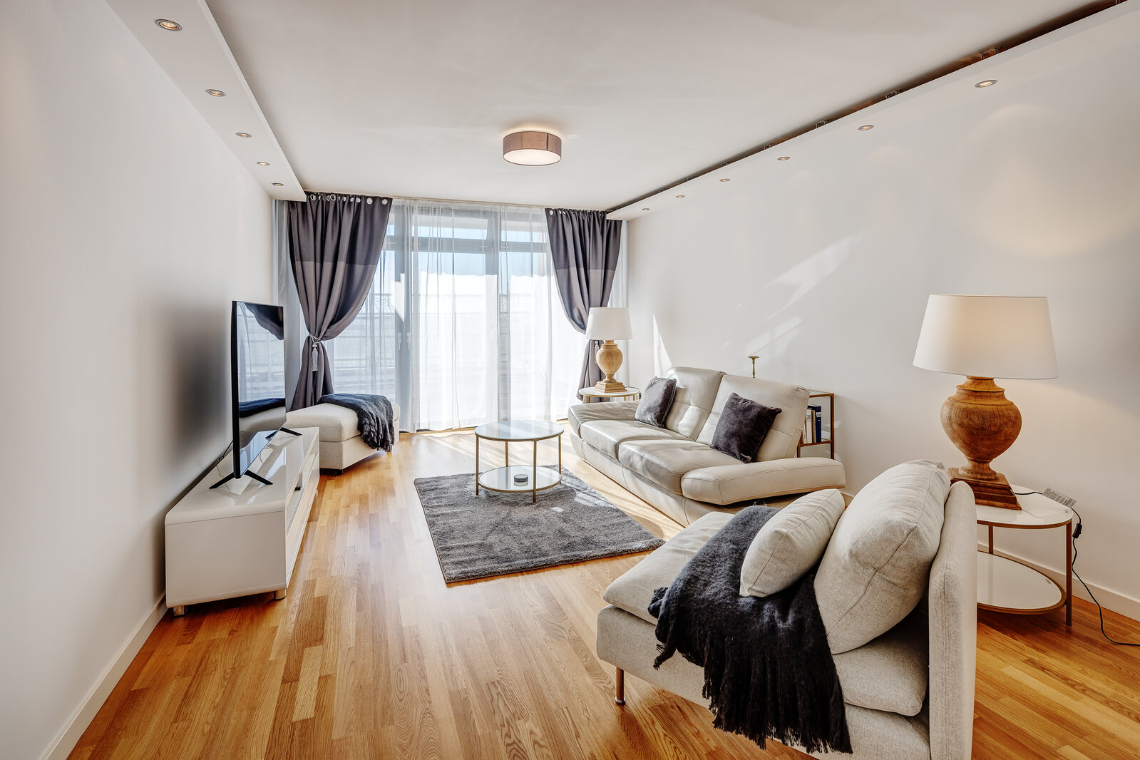 Charming and modern maisonette penthouse for rent - Photo 2