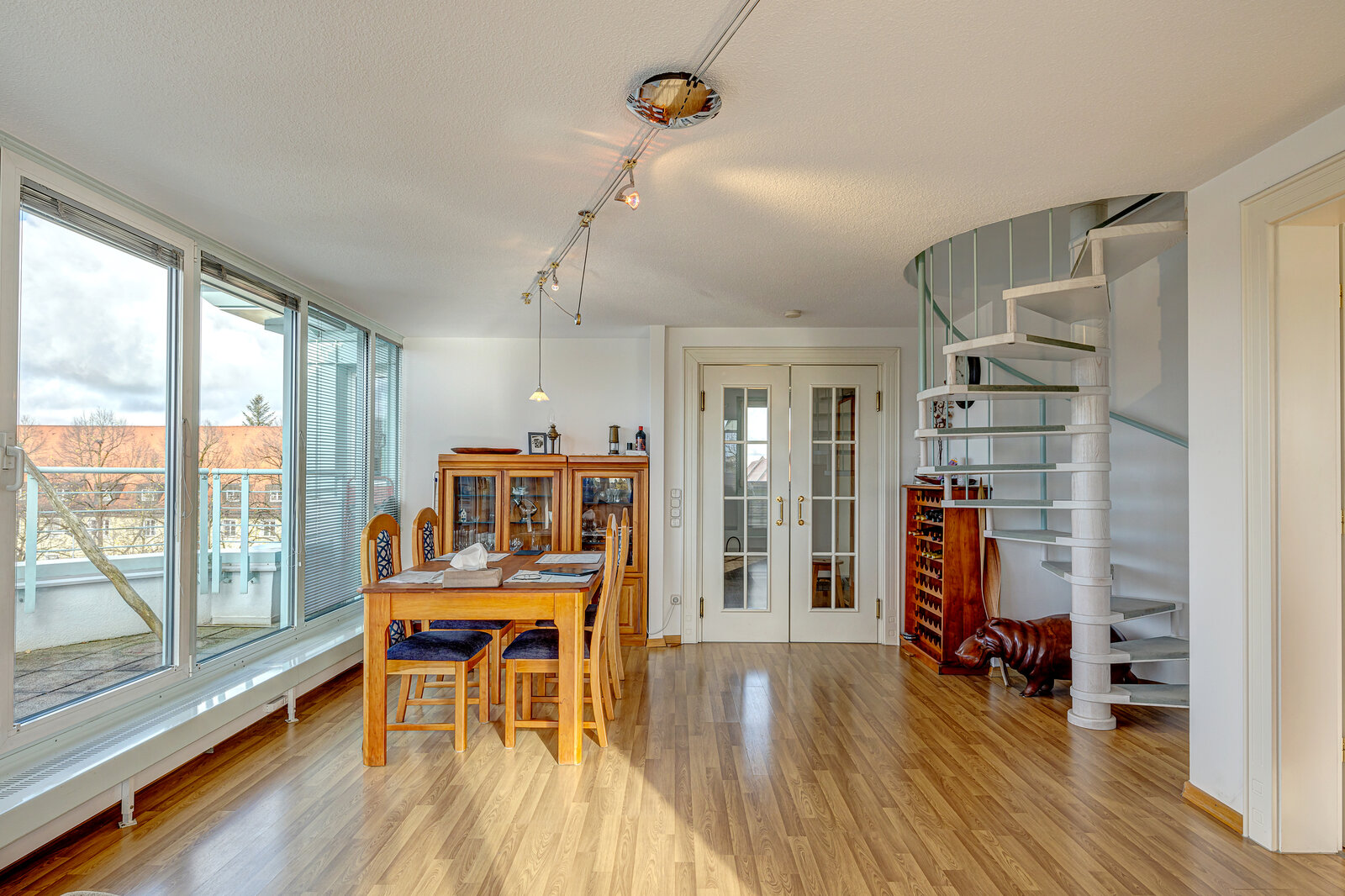 Maisonette apartment with balcony and roof terrace - Photo 3
