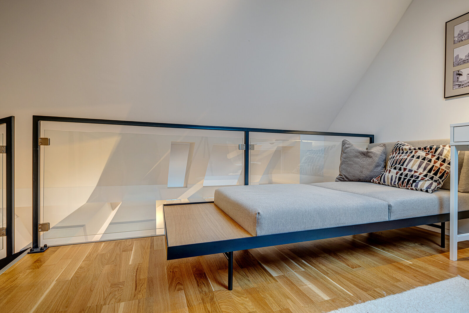 Stunning maisonette apartment with modern kitchen - Photo 1