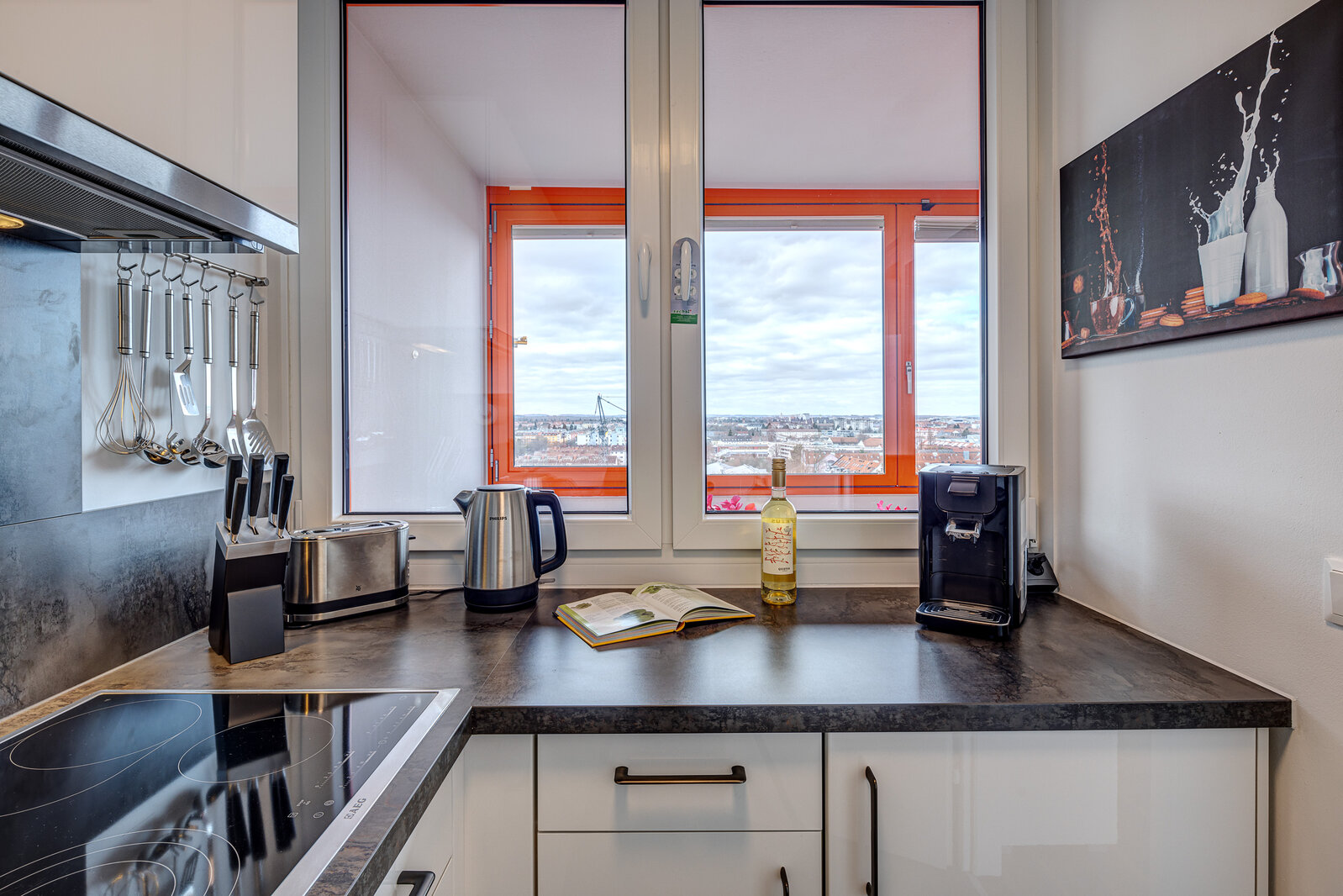 Beautiful bright 1-room apartment with panoramic view - Photo 5