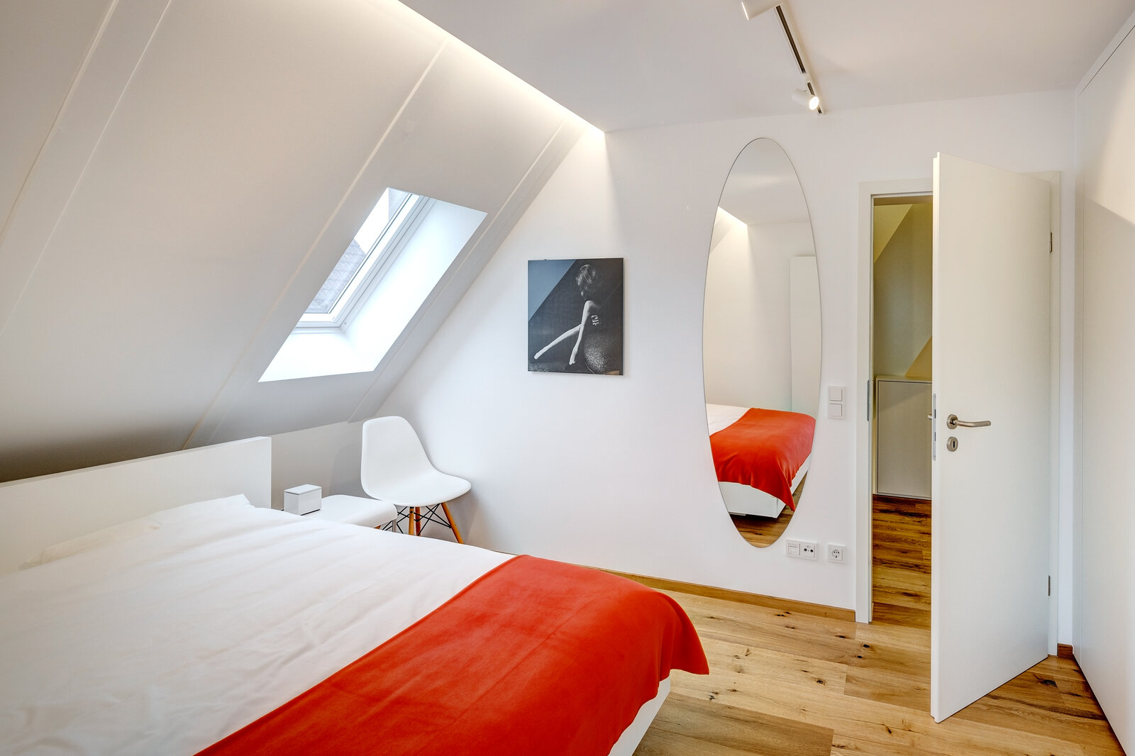 First occupancy: house with special architecture - Photo 5