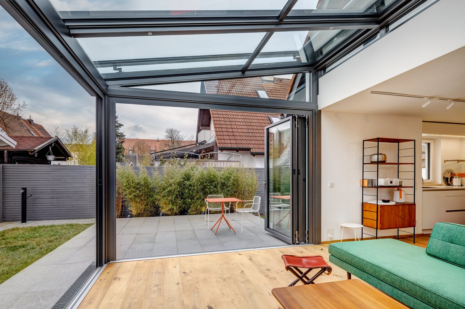 First occupancy: house with special architecture - Photo 2