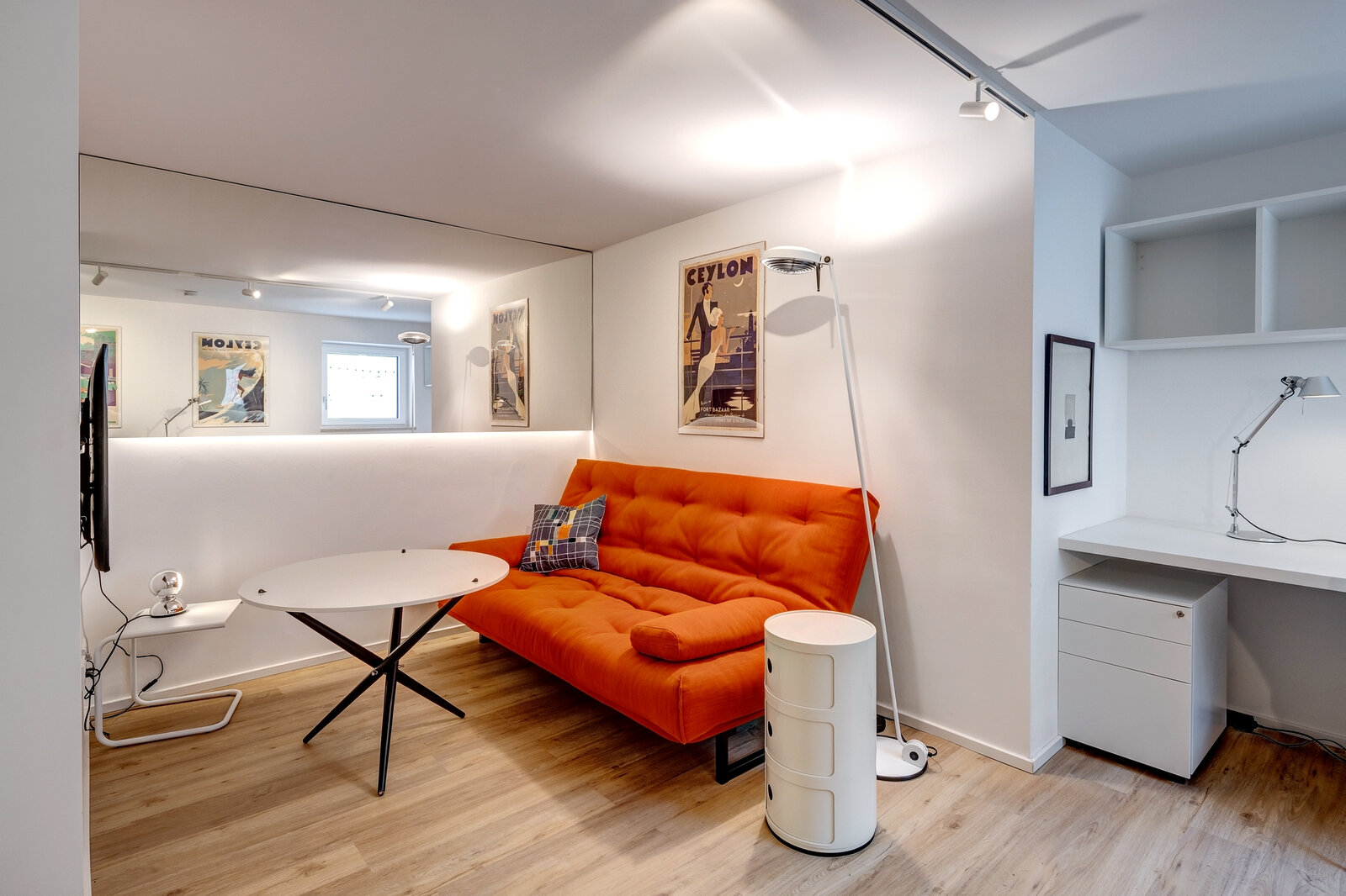 First occupancy: house with special architecture - Photo 1