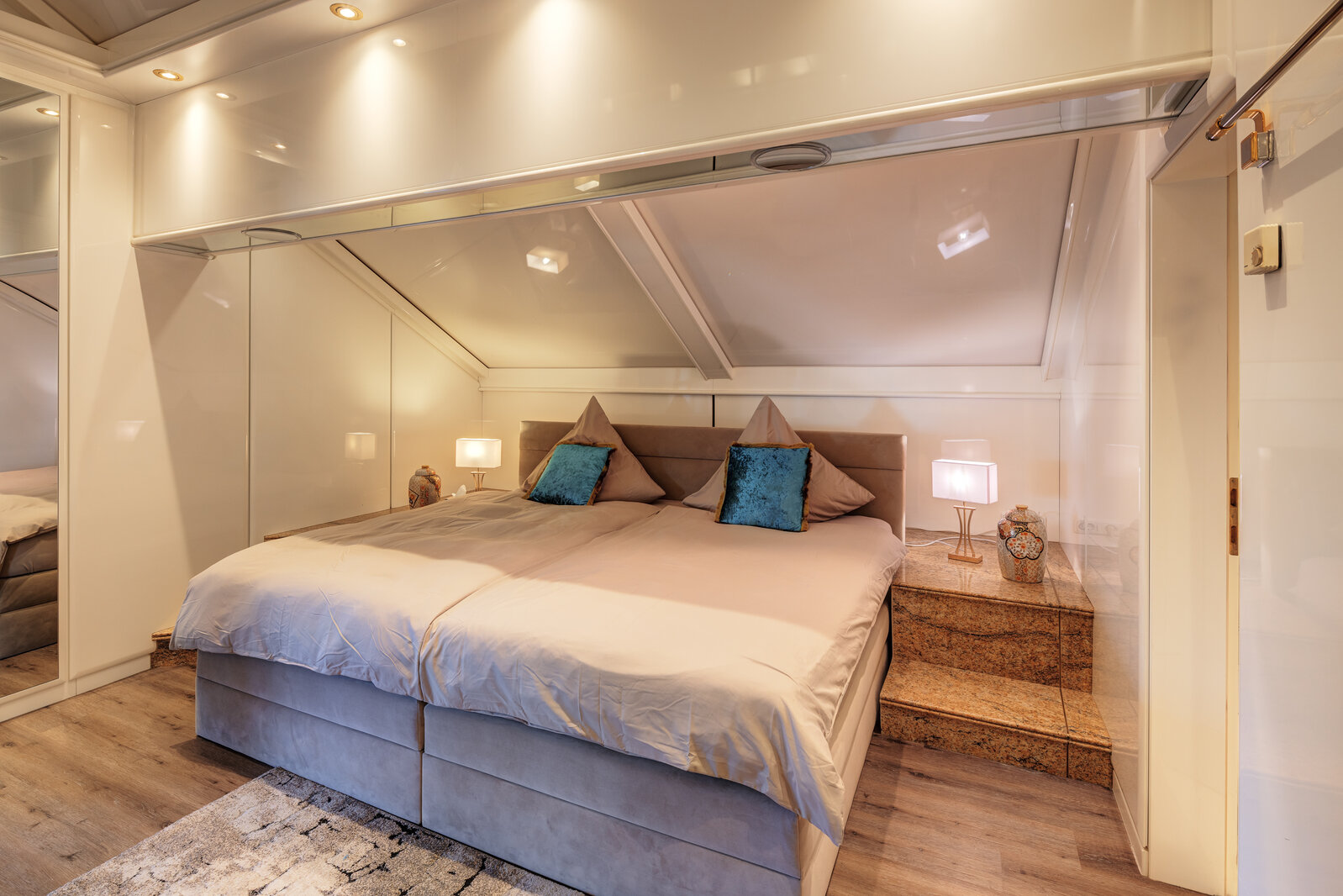 Luxury mansion half for rent with garden - Foto 3