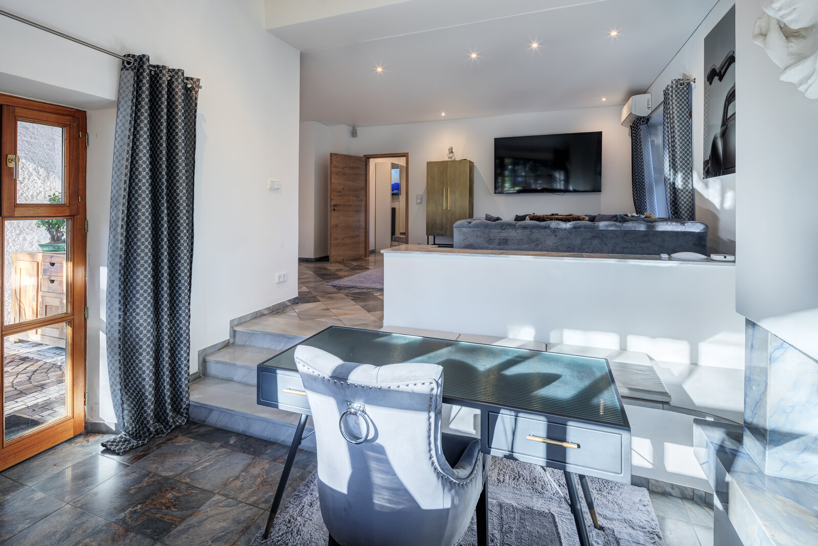 Luxury mansion half for rent with garden - Foto 1