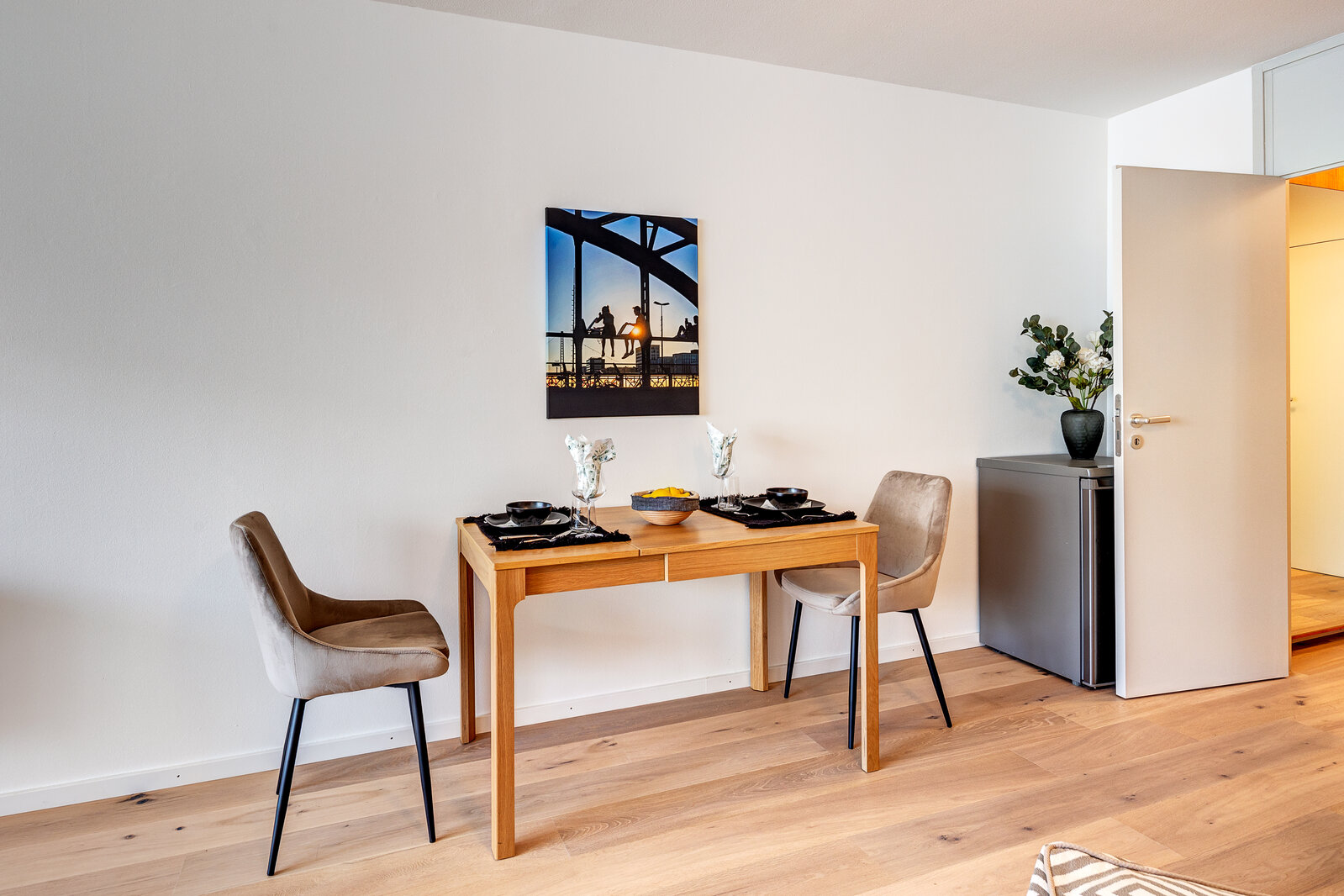 Newly furnished apartment in Bogenhausen for rent - Foto 1