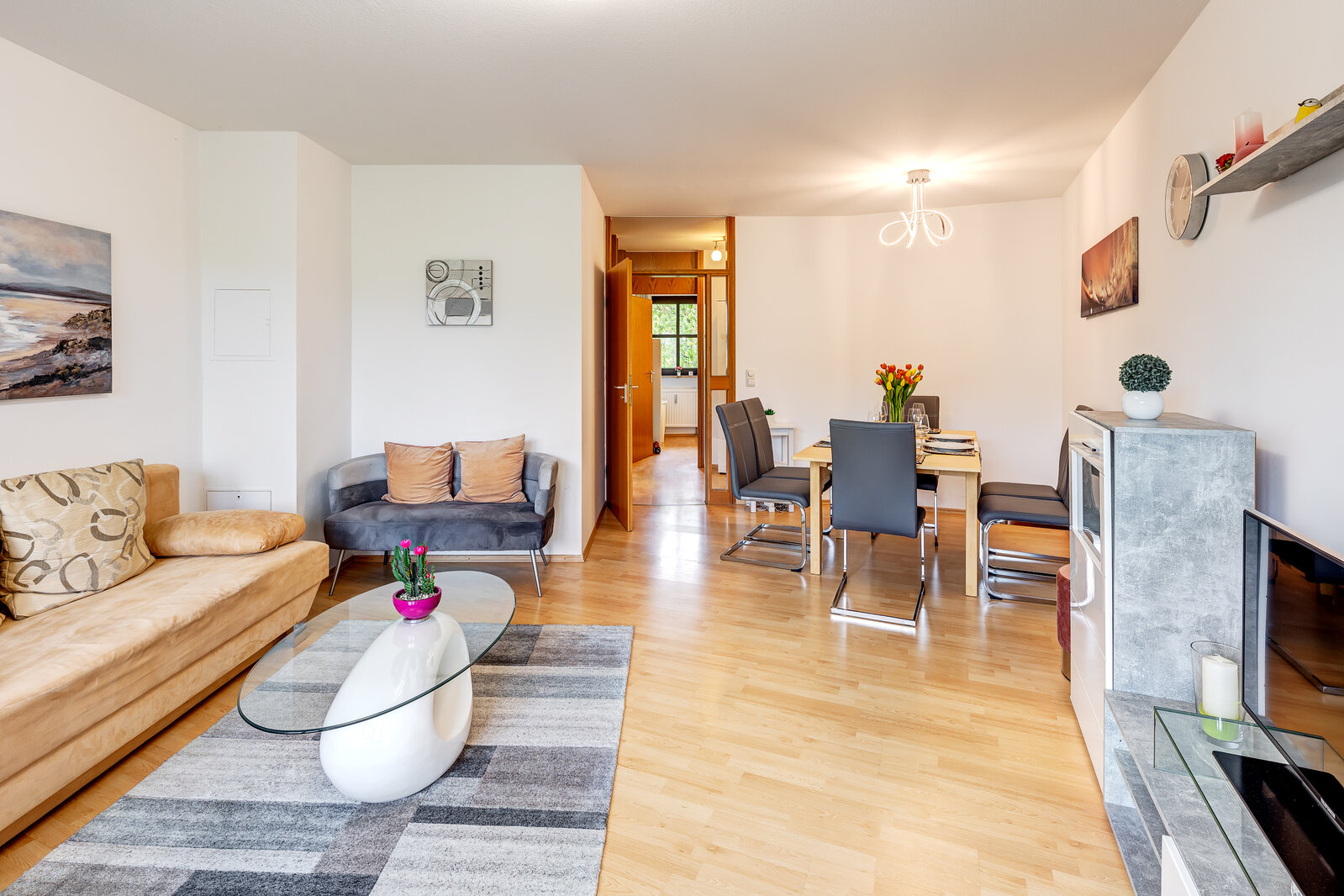 Altperlach: sunny 2-room apartment with loggia for rent - Photo 1