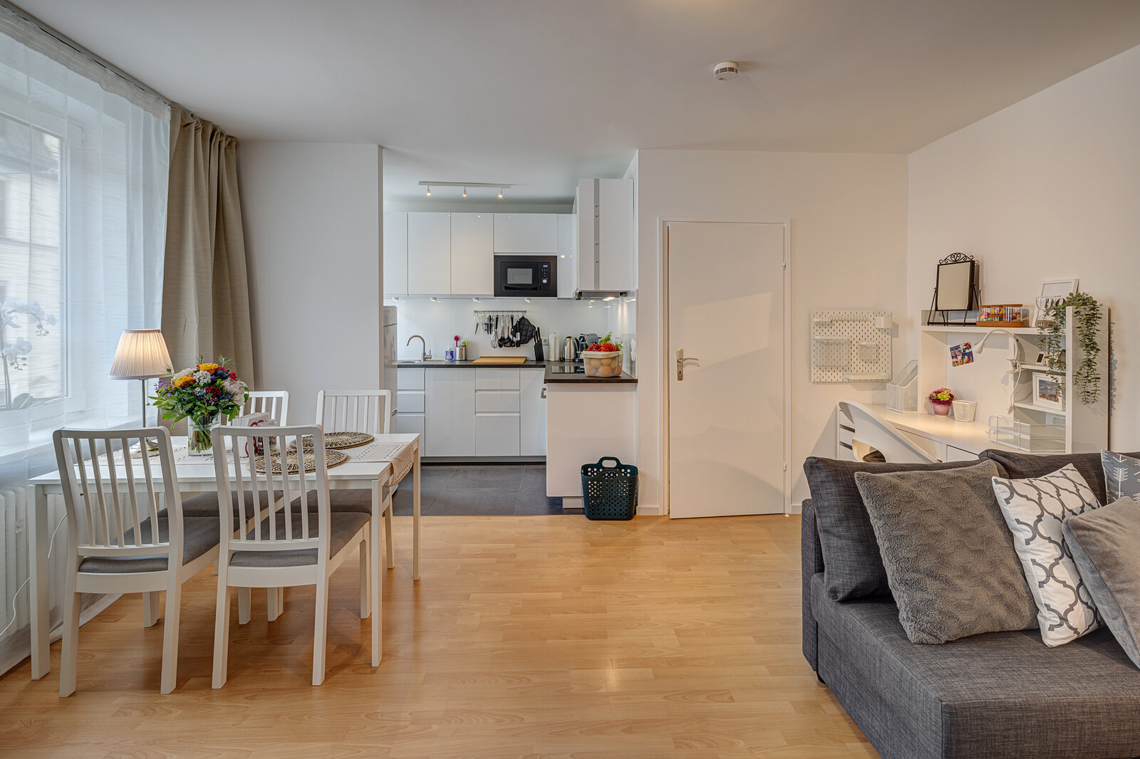Top location in Lehel: modernly furnished and bright - Photo 3