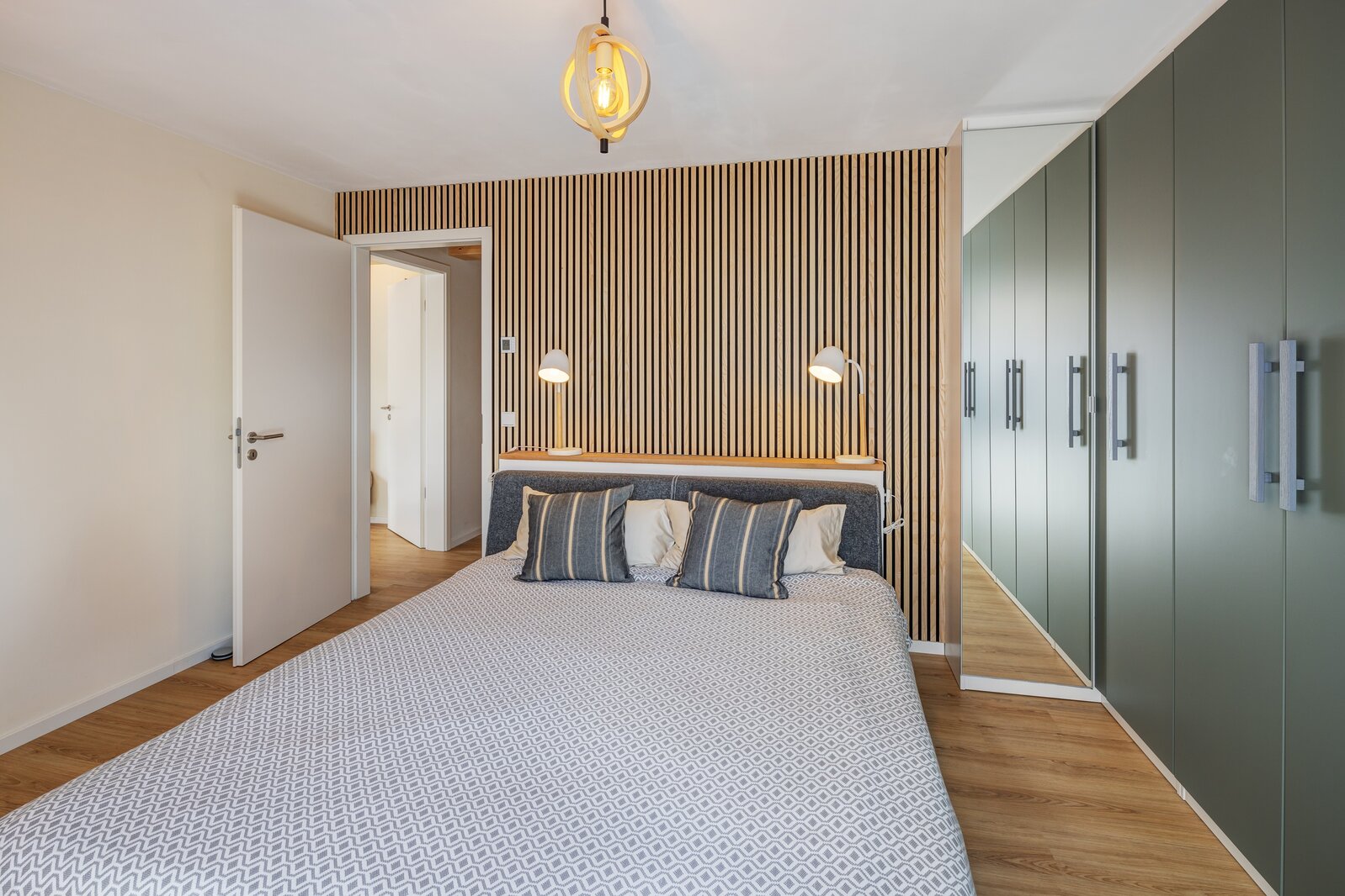 Unique apartment with wooden elements - Foto 5