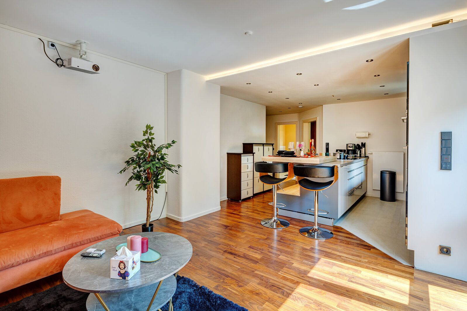 Well-equipped garden apartment for rent near subway - Foto 2