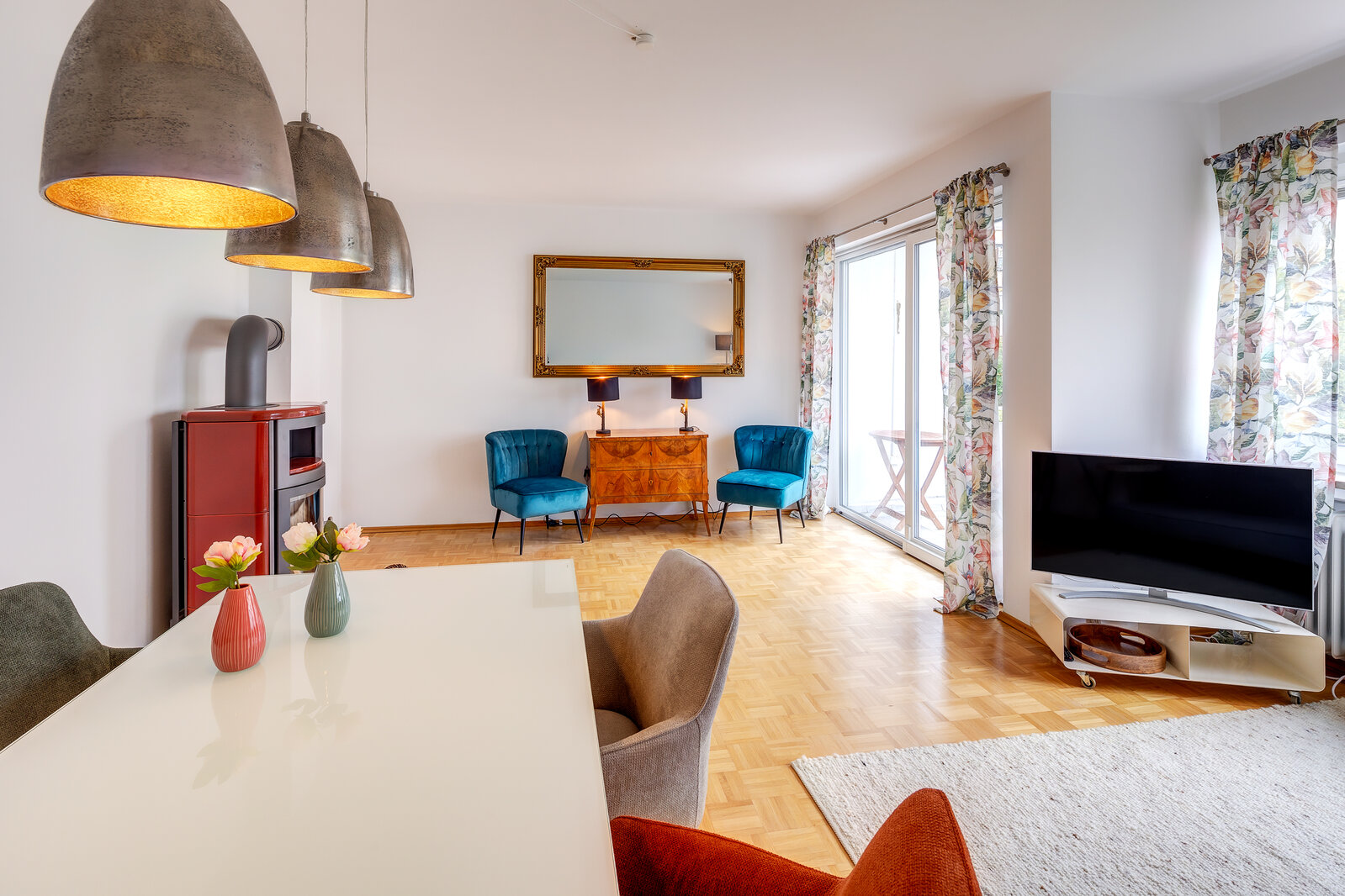 High-quality 4-room apartment for rent - Photo 2