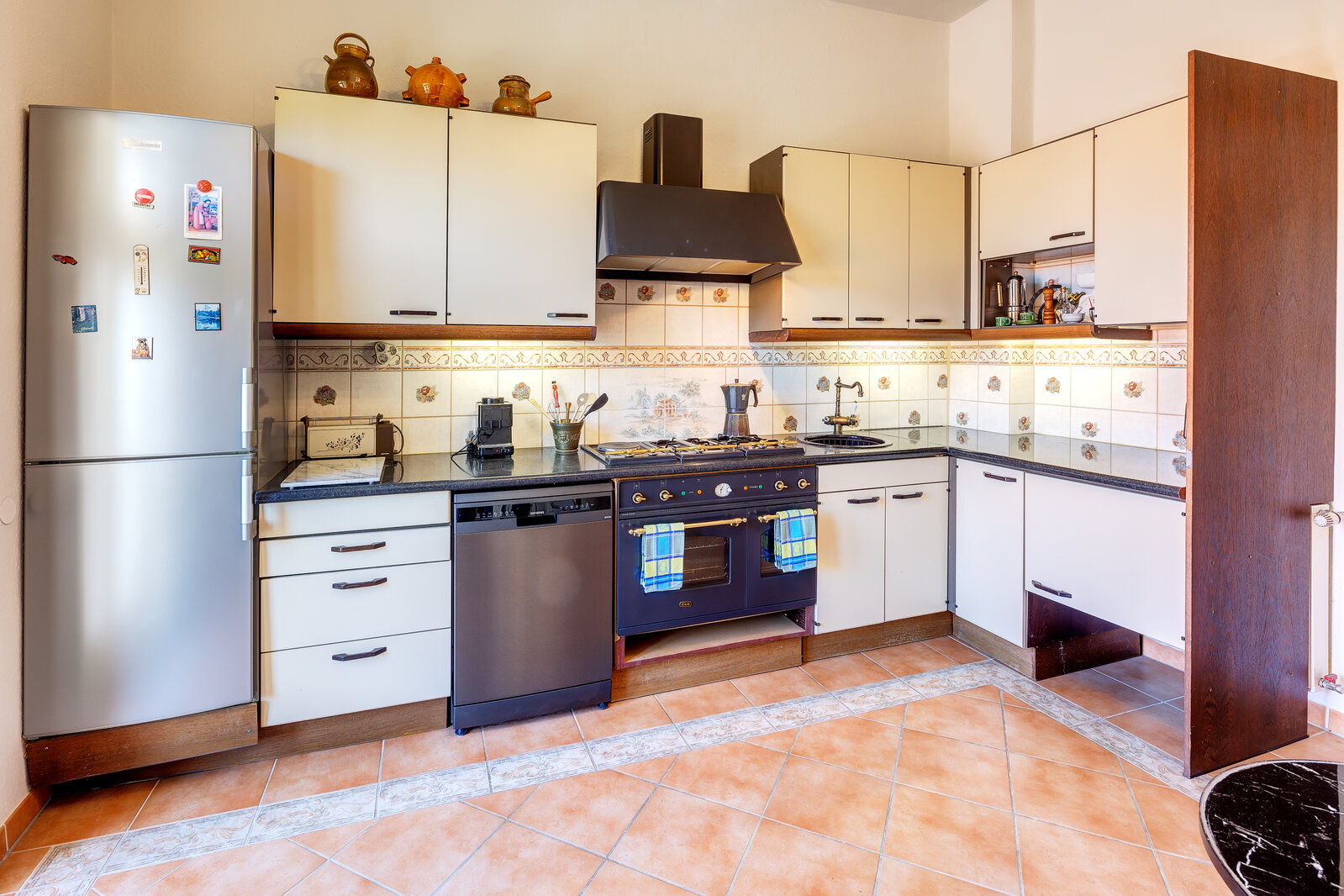 Generous apartment in prime location at the English Garden - Photo 5