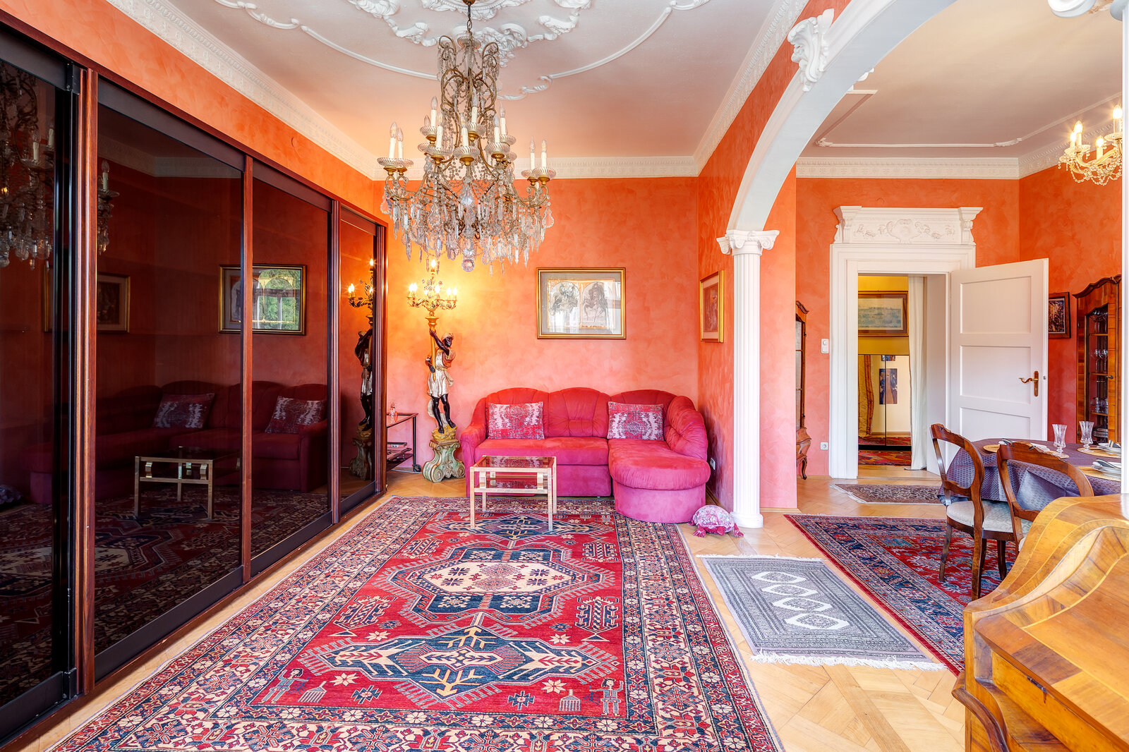Generous apartment in prime location at the English Garden - Photo 1
