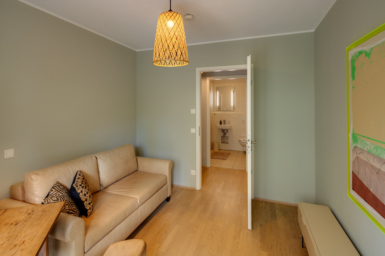 Bright and friendly ground floor apartment for rent - Photo 2