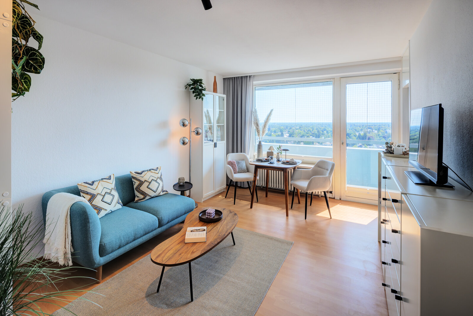 Apartment on the 14th floor with panoramic view - Photo 3
