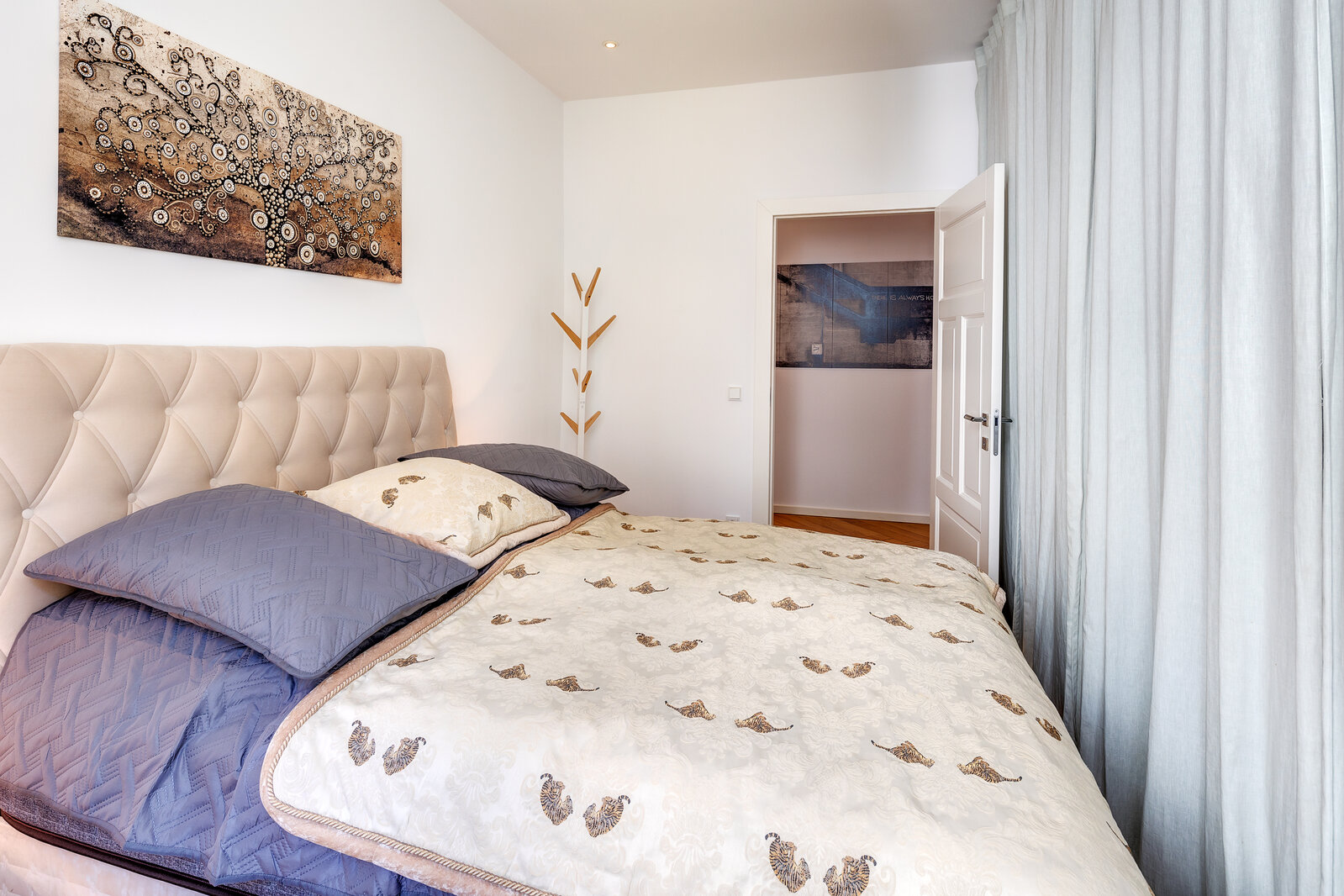 Central period apartment in quiet rear building - Foto 5