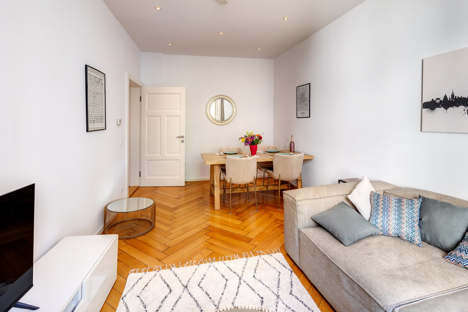 Central period apartment in quiet rear building - Foto 1