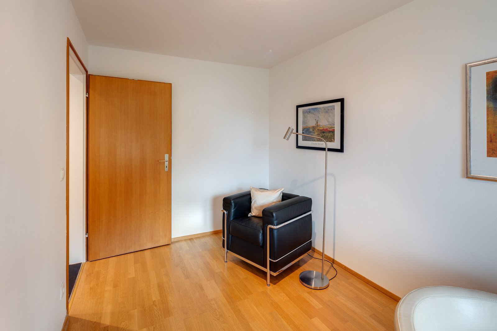 Quiet 3-room apartment with winter-garden and balcony - Photo 4
