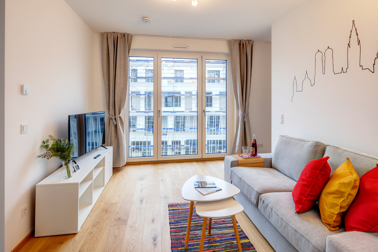 City meets nature: 1.5-room apartment in new building - Photo 4