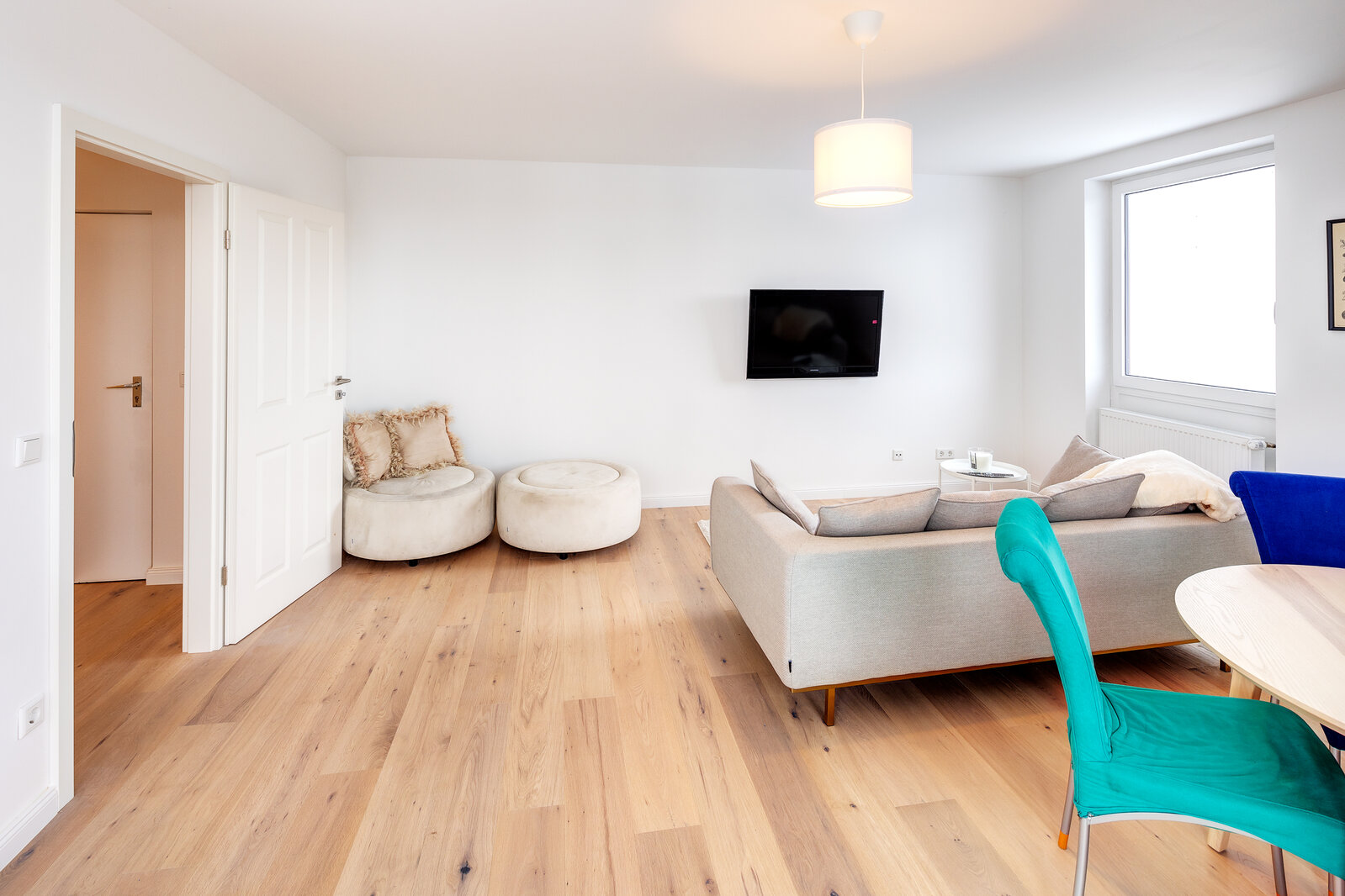 Bright roof-terrace apartment with modern bathroom - Photo 2