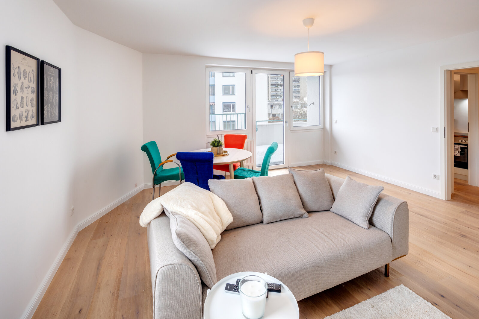 Bright roof-terrace apartment with modern bathroom - Photo 3