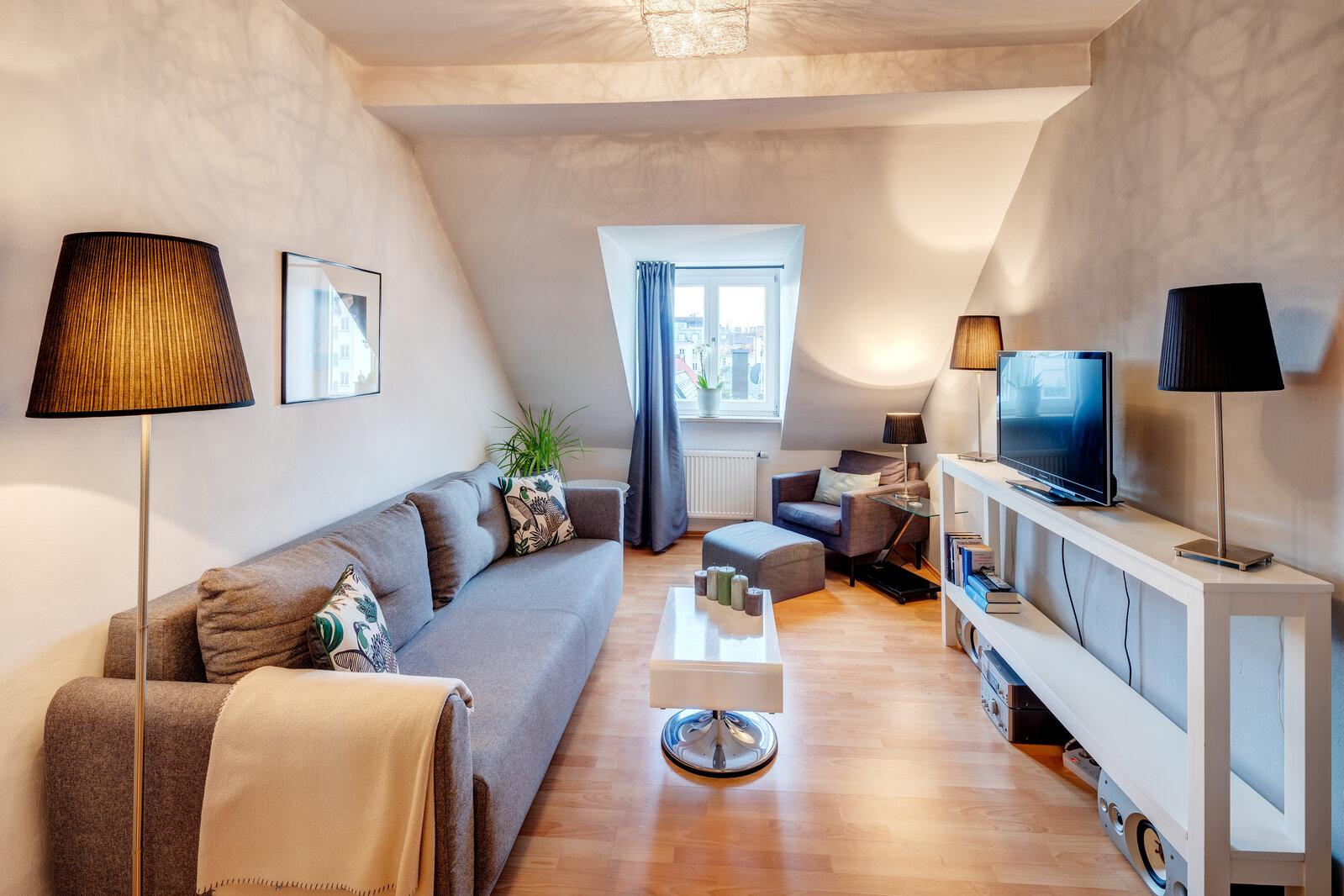 Furnished 3-room apartment in historic building - Photo 1