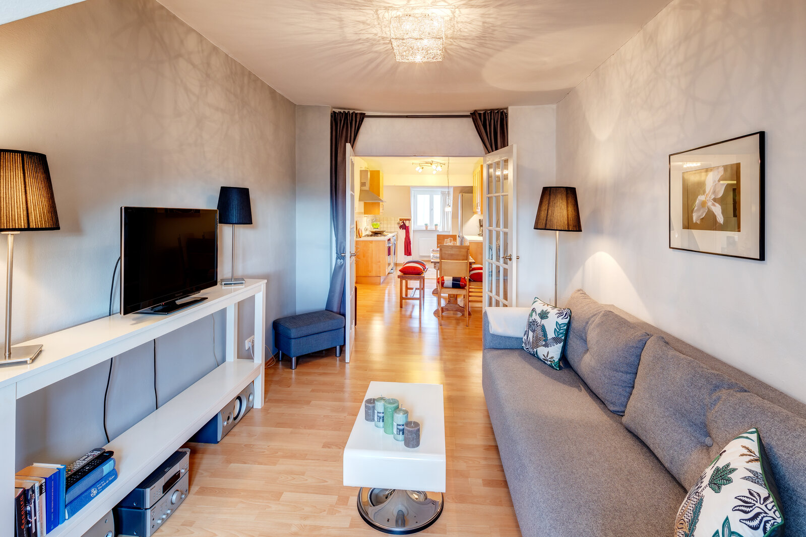 Furnished 3-room apartment in historic building - Photo 2